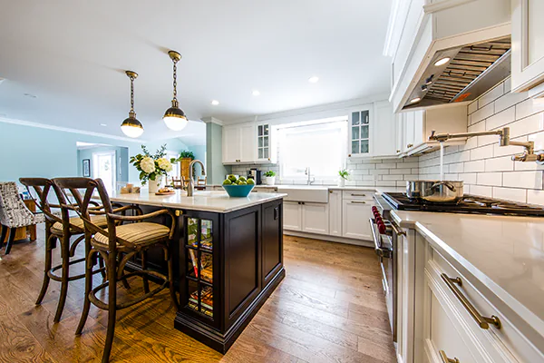 Kitchen design by Eli, Laurysen Kitchens